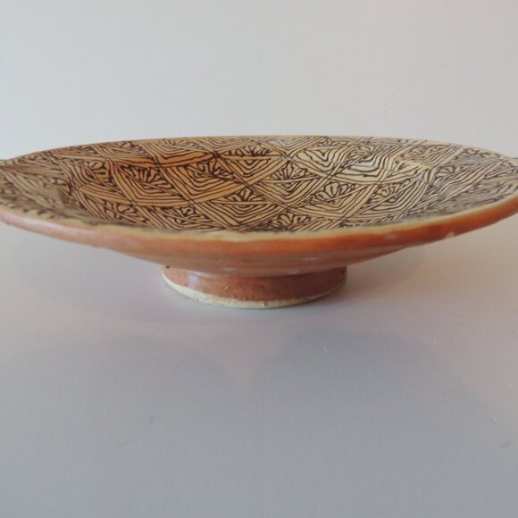 Round Brown and Tan Graphic Pattern Moroccan Plate - Picture 3 of 4